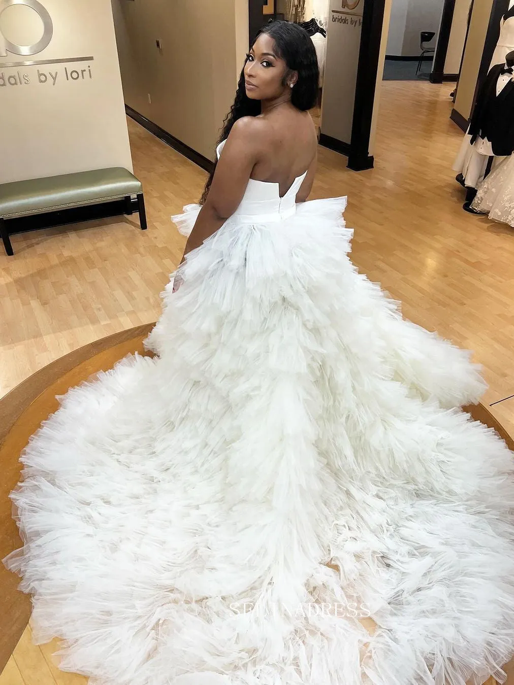 A-line Strapless V neck Ball Gown Ruffles Lyered Wedding Dresses  sew1016
