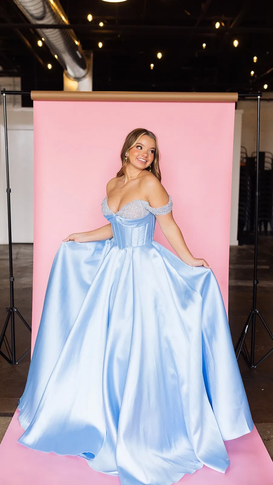 Chic Off-the-shoulder Beaded A-line Long Prom Dresses V neck Light Sky Blue Elegant Evening Dresses jkw238