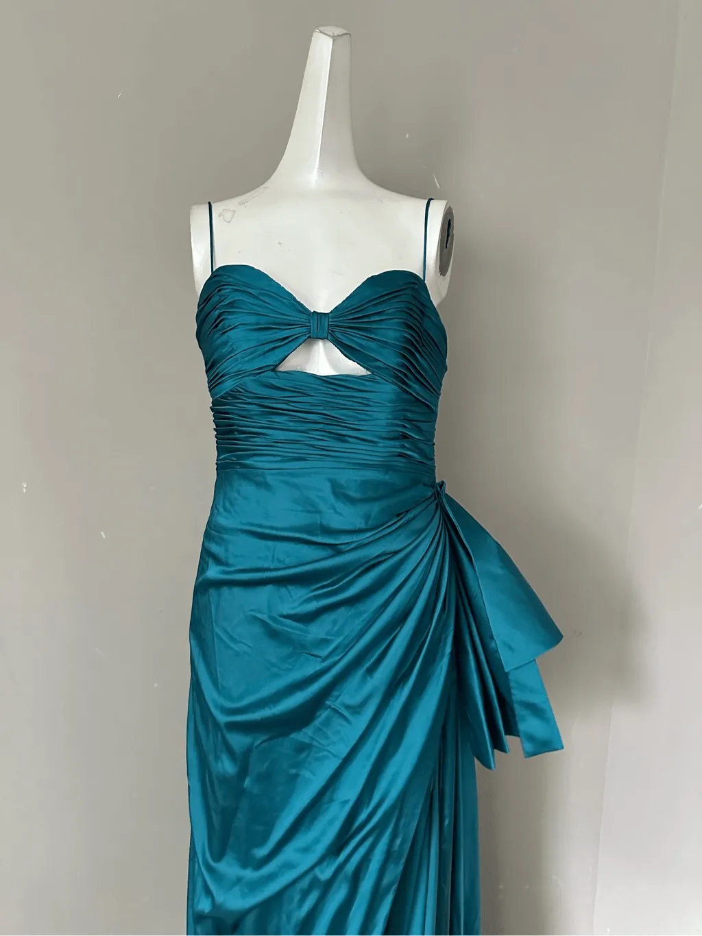 Spaghetti Straps Tea Prom Gown Cut Out Side Bow Gown lpk933